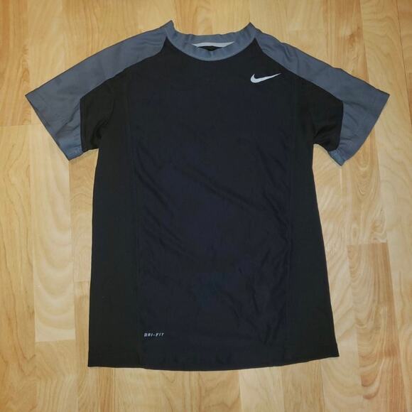 Nike Boy’s MD Dri-Fit Athletic Graphic T-shirt - Picture 2 of 4